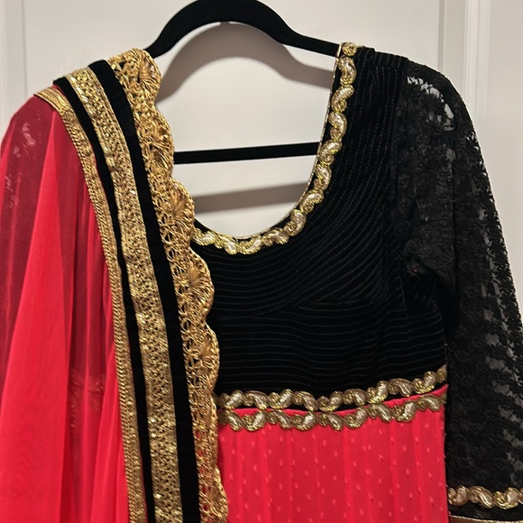Black and hot pink  Anarkali with dupatta. - Picture 2 of 8